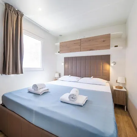 Camp Rehut 3* Murter