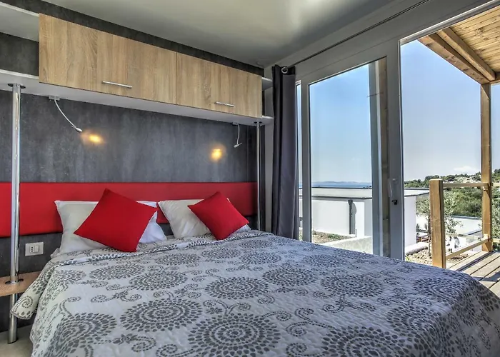 Camp Rehut 무르테르