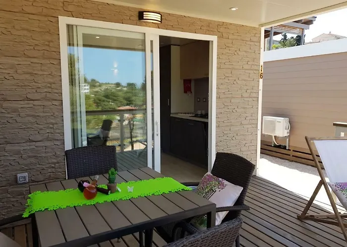 Vakantiepark Camp Rehut 3*